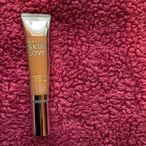 Becca Skin Love Weightless Blur Foundation